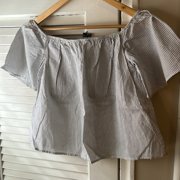 NWT Express Off the Shoulder Top - Stripe design - Size Small - Picture 3 of 5